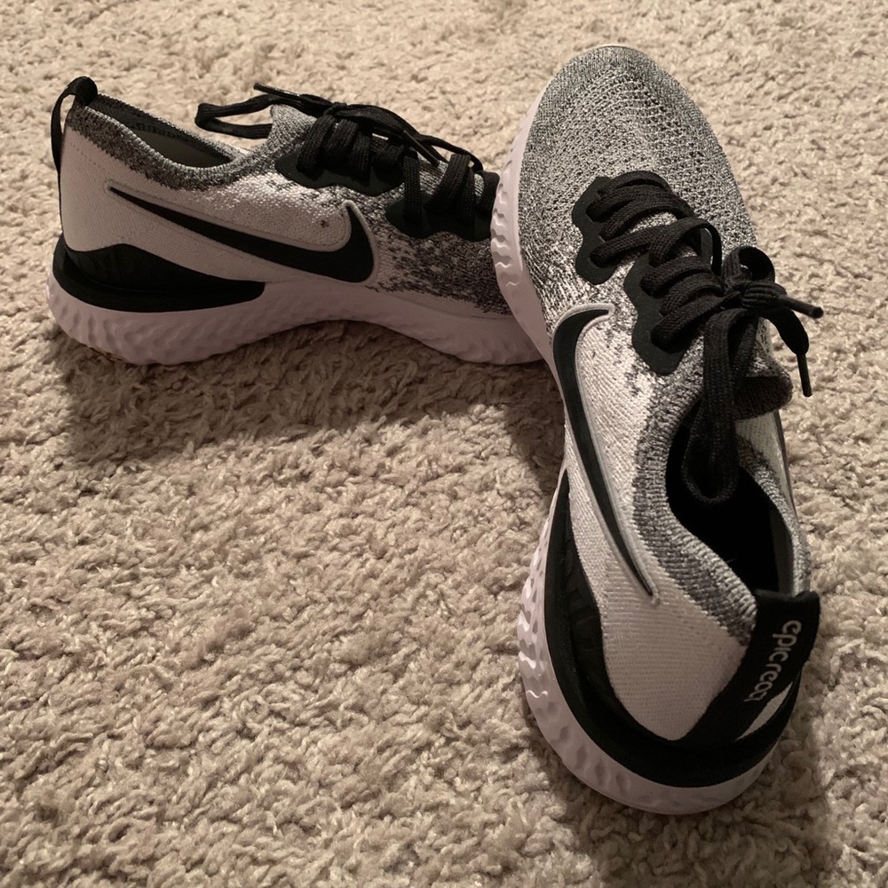 Nike Epic react women’s 9.5